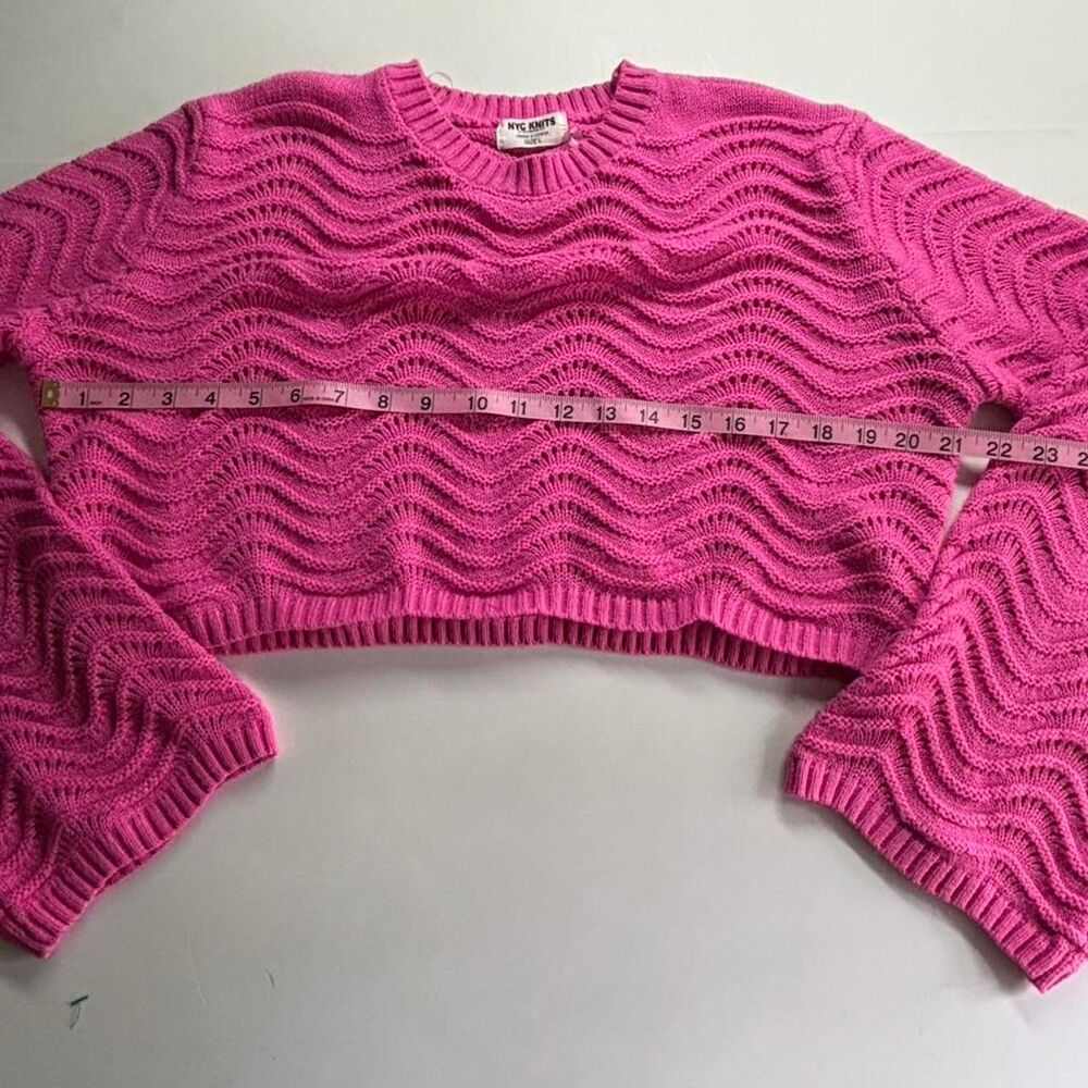 NYC Knit sweater in hot pink with flare sleeves size L - Picture 2 of 4